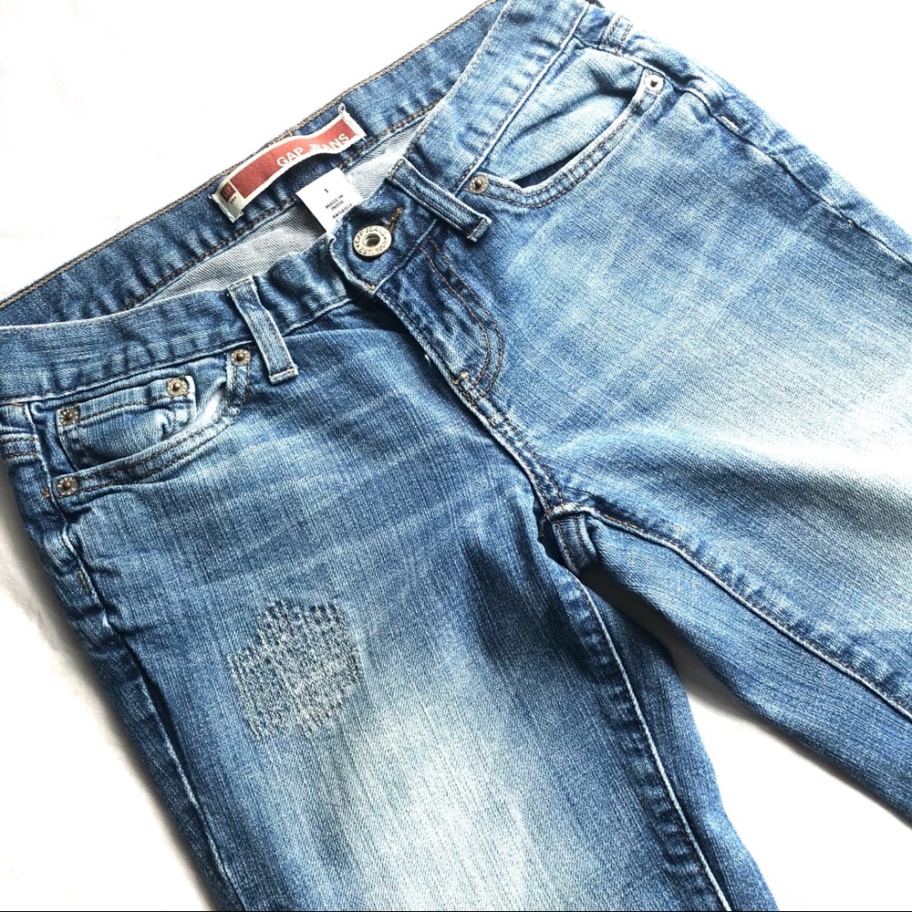 💙 3/$25 GAP Classic Distressed Jeans- Sz 1 - Picture 2 of 6